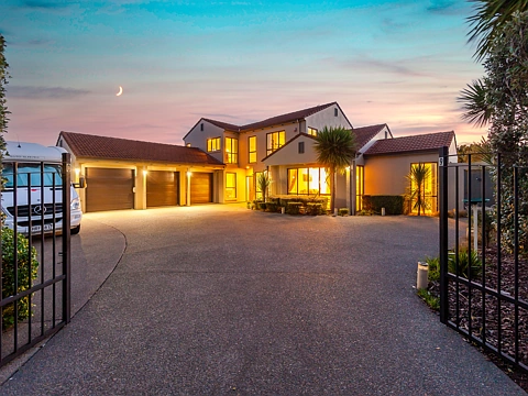 Gulf Harbour 4房  Exceptional Value - CV $1.6 Priced $1,449,000!
