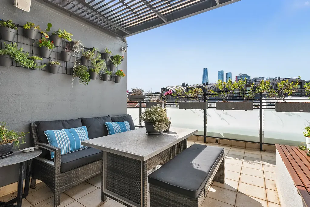 Pyrmont 3 Bedroom TOP FLOOR, SUNLIT & FULLY RENOVATED