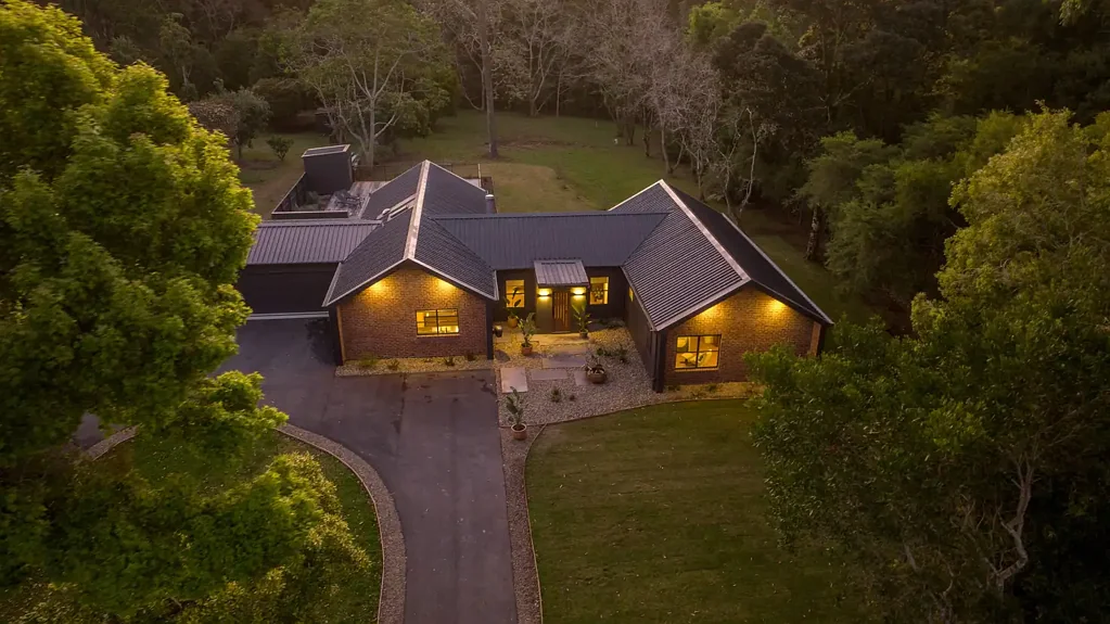 Maleny 6 Bedroom Act Now to Secure This Once-in-a-Lifetime Dual-Living Acreage