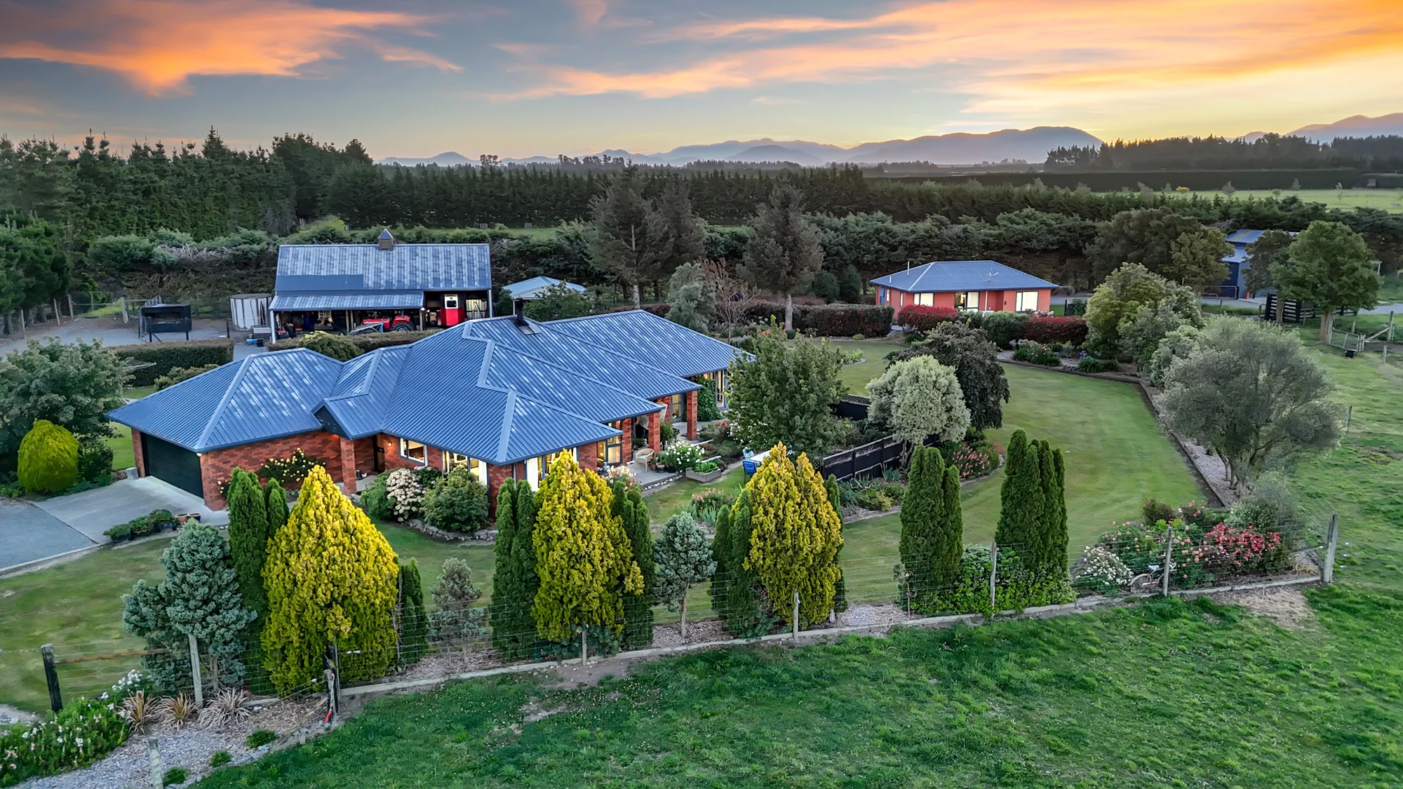 Oxford Two homes/range of outbuildings/rental income