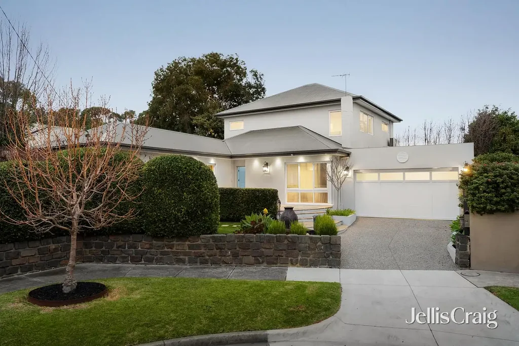 Brighton East 5房 静街中的灵活家庭绿洲 A flexible family oasis in courtside calm