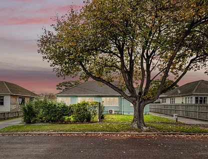 38 and 40 Riley Crescent, Woolston, Christchurch City, 3 ਕਮਰੇ, 2 ਬਾਥਰੂਮ, House