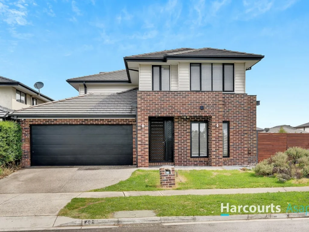 Cranbourne North 4Moenga Large home with multiple living areas