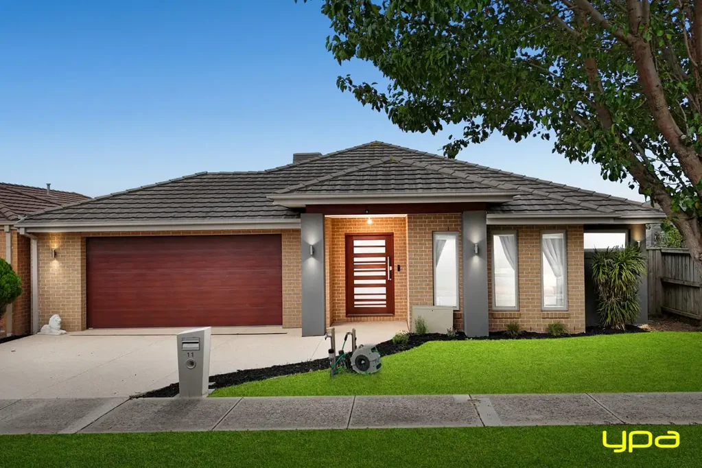 11 Watford Avenue, Cranbourne West, VIC 3977