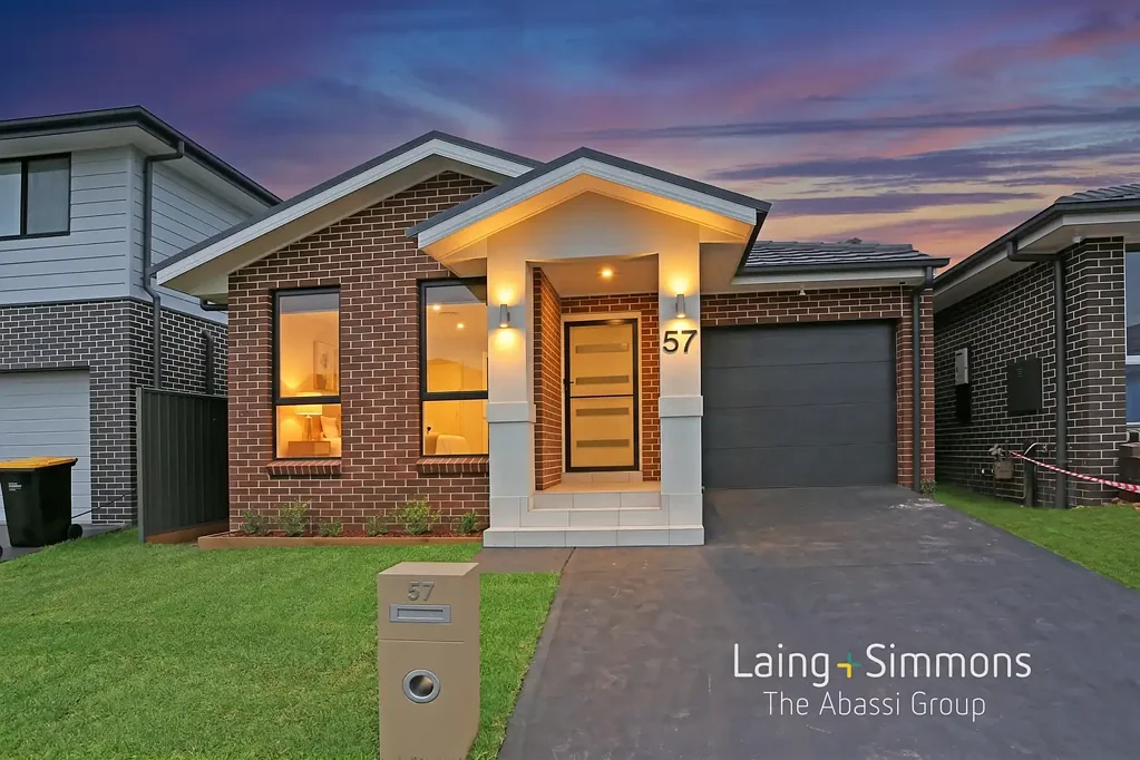 Werrington 4침실 Modern near new Family home in Prime Location
