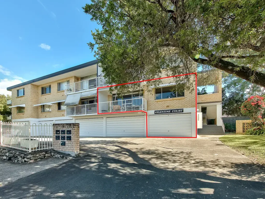 Toowong 2房 东北角公寓 6套精品 采光充足 开放式起居 连接阳台 功能厨房 充足储物 浴缸浴室 主卧带柜 CBD景观 超大车库 便利交通 BOUTIQUE  FIRST FLOOR N/E CORNER AT REAR OF COMPLEX