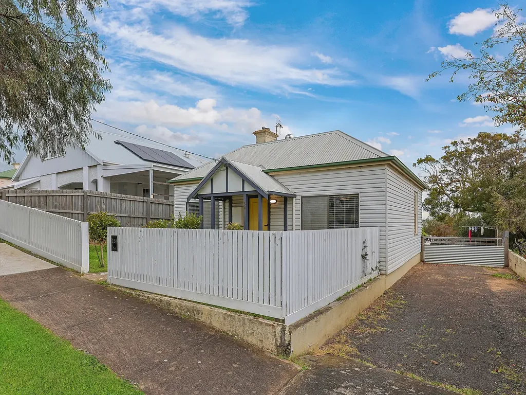 Warrnambool 2chambre Character, Comfort and Central Convenience.