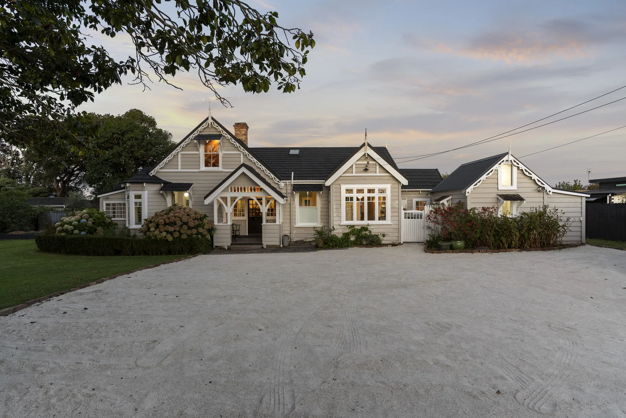 Papatoetoe 7chambre INCOME PRODUCING WITH 7 BEDROOMS
