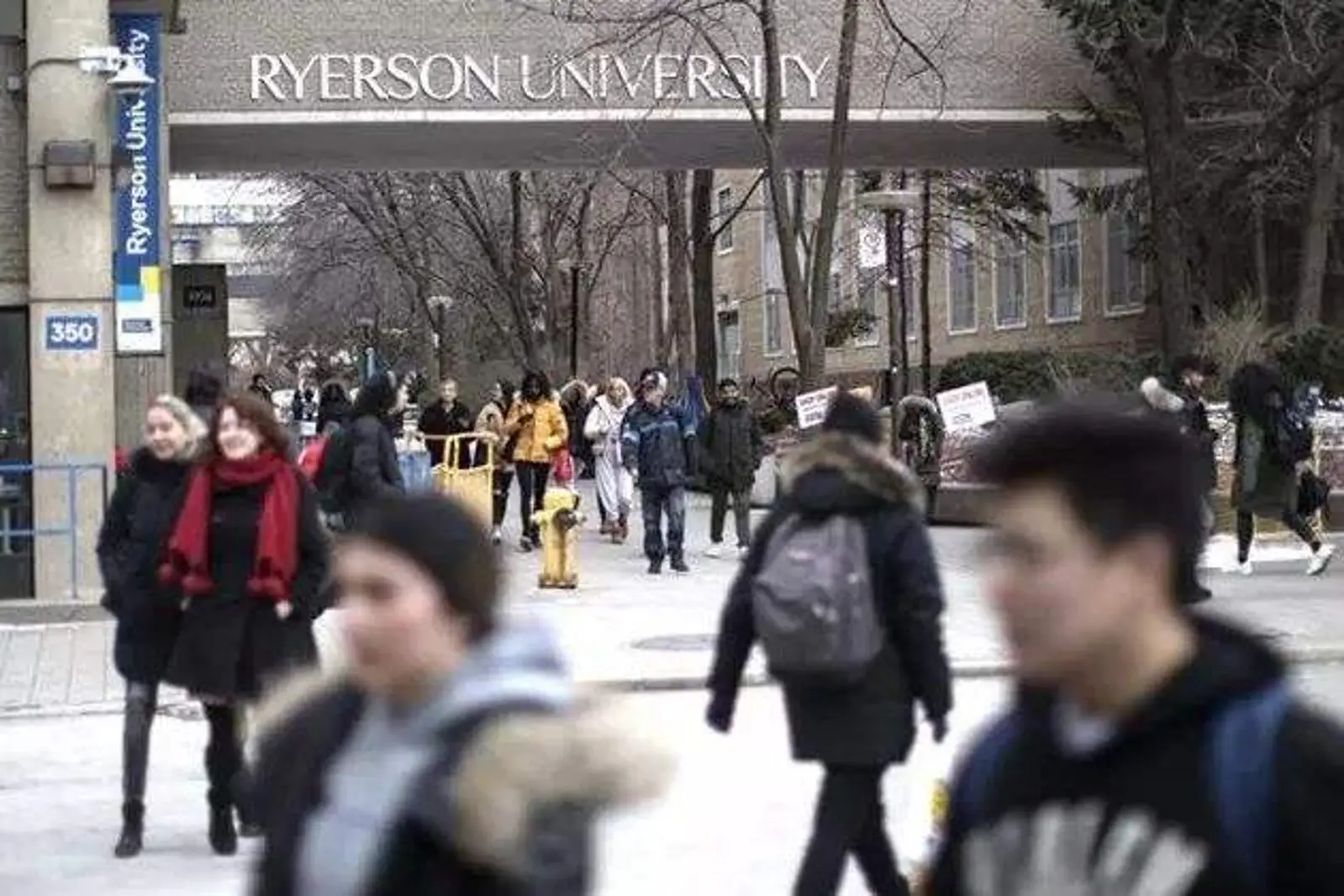 厉害!欠钱也能不还?加政府又宣布“赦免”一批大学生贷款人!