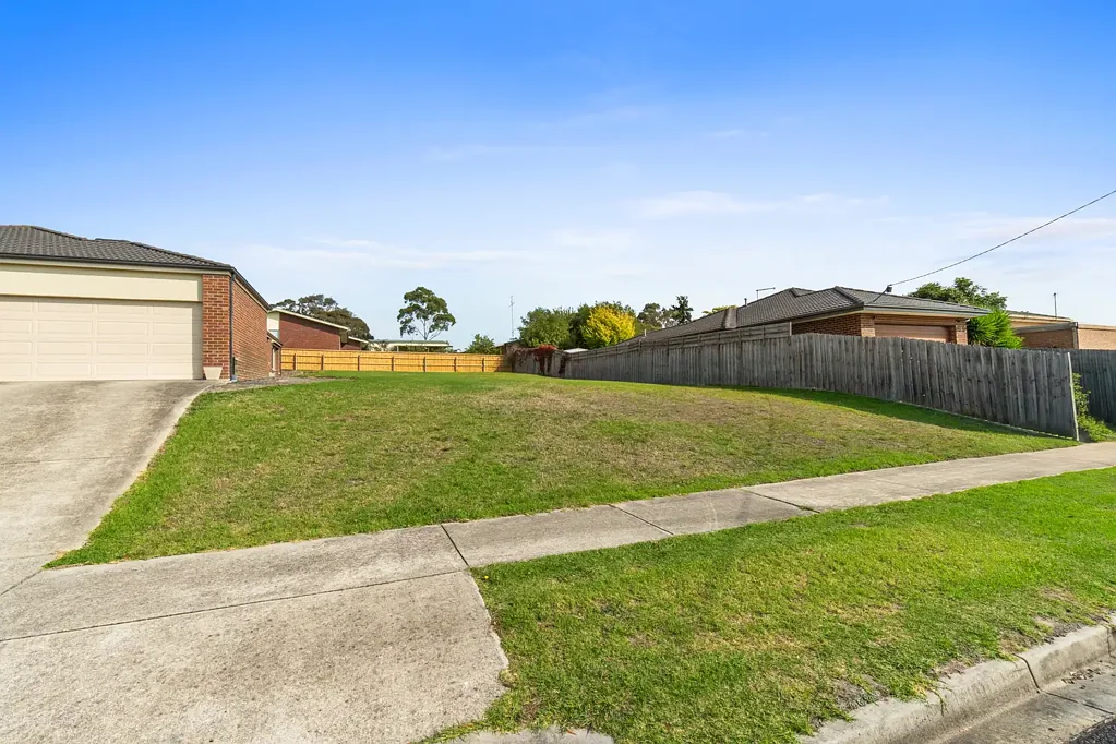 Churchill Prime Land - Your Dream Home Awaits!