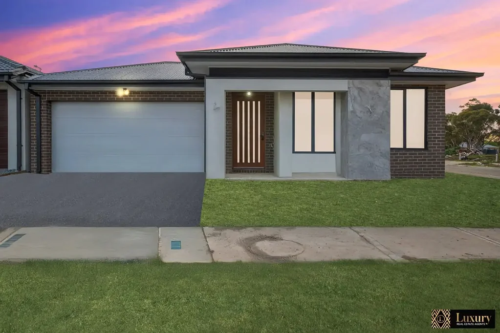 Tarneit 4 Bedroom East-Facing, Fully Upgraded Home in Prime Location - First Home Grant Available for Eligible Buyers!