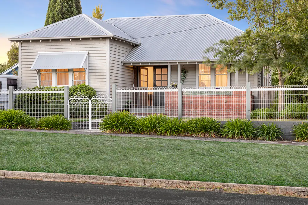 702 Gregory Street, Soldiers Hill, VIC 3350