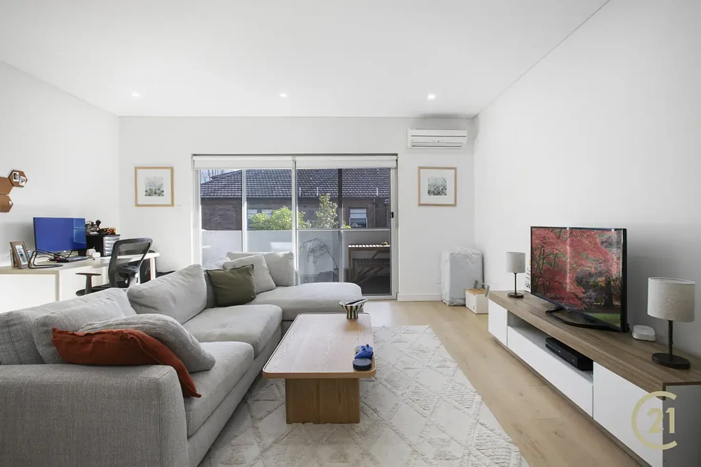 Deposit Taken, Opens Cancelled! - Fully Furnished One Bedder