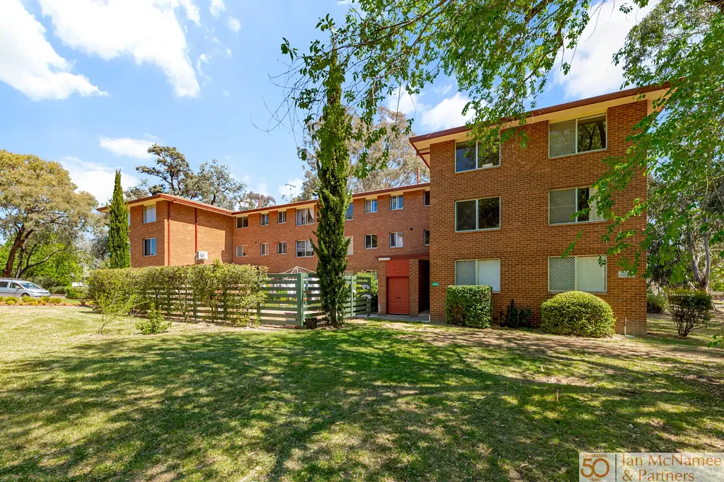 Top Floor One-Bedroom Unit
