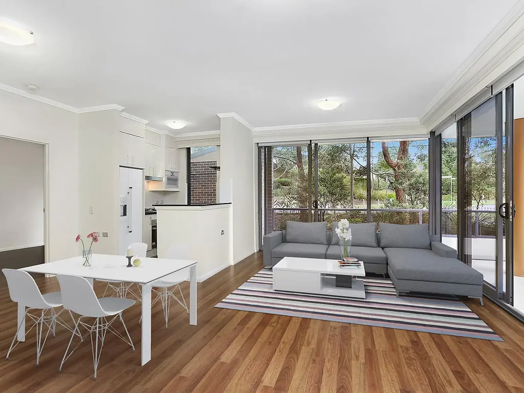 Sun Drenched Ground Floor Apartment in Central Location!