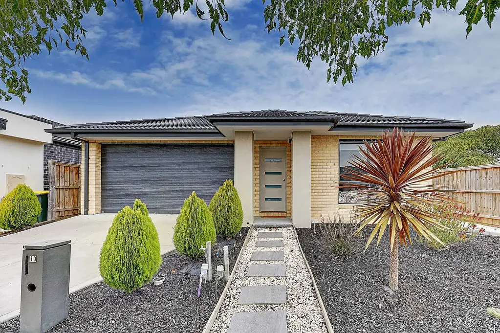 10 Goldington Street, Mickleham, VIC 3064