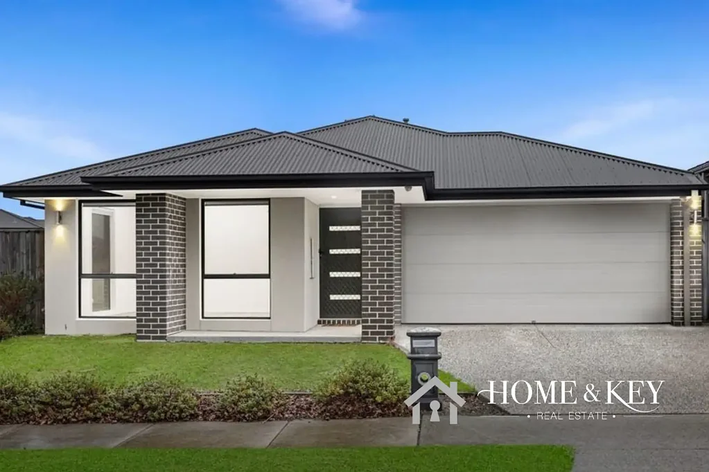 Family Comfort & Space in Prime Location/ 2 Living Areas