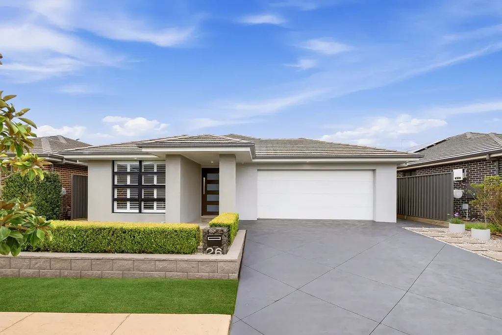 Oran Park 4બેડરૂમ Immaculate Family Living with Contemporary Style