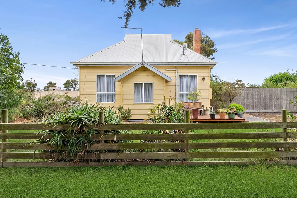 30 Main Street, Beeac, VIC 3251