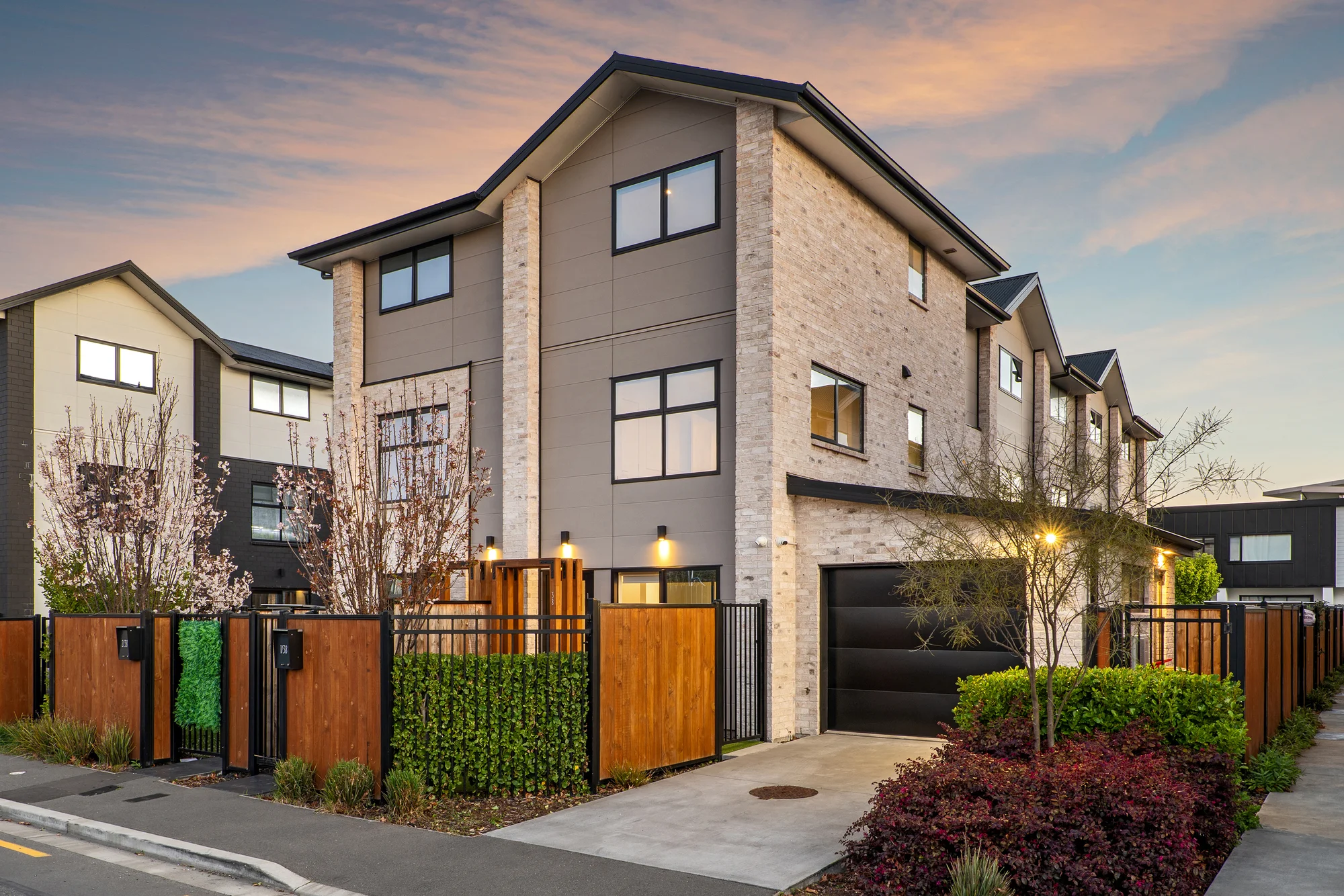 Christchurch Central 2कमरा A Rare CBD Offering with a Garage