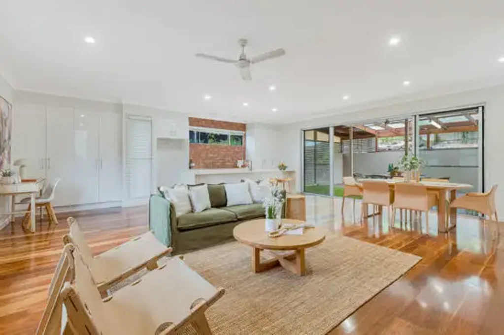 Tweed Heads West 4房  Stunning Modern 3-Story Home in a Serene Natural Setting
