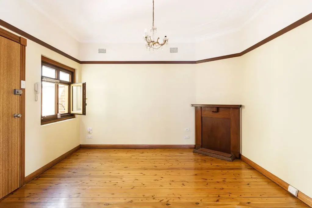 Unfurnished boutique apartment, close to Inner West dining