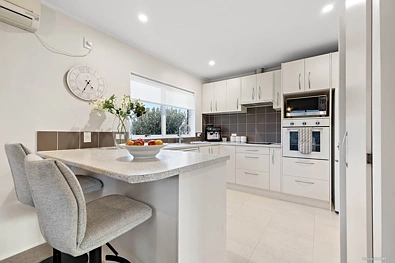 1/14 Kallaroo Place, Botany Downs, Manukau City, 3 habitaciones, 2 baños, House