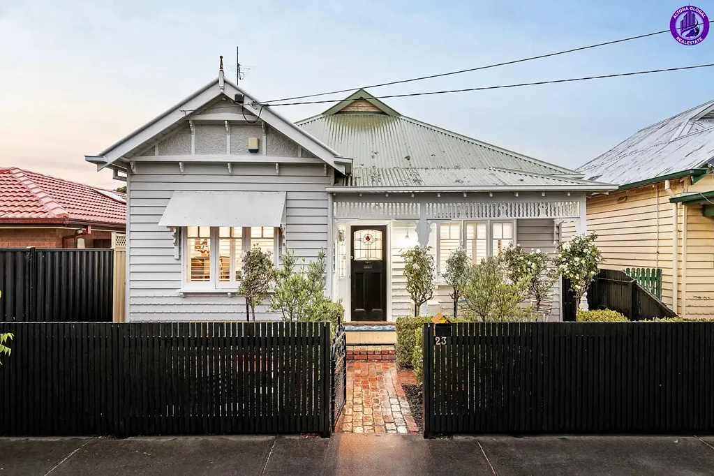 Kingsville 3ਬੈੱਡਰੂਮ EDWARDIAN CHARACTER + CITY SKYLINE VIEWS | TWO LIVING AREAS + STUDY | PARKSIDE KINGSVILLE