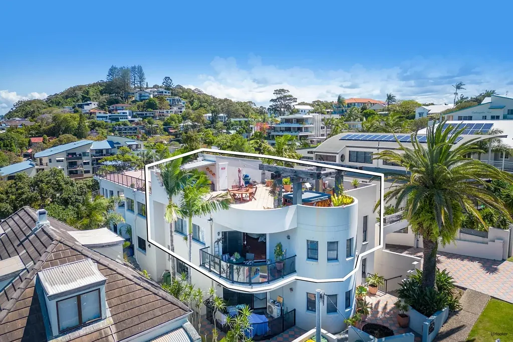Coolangatta 3房  Coastal Retreat with Private Expansive Rooftop, Spa & Sweeping Deep Ocean Views