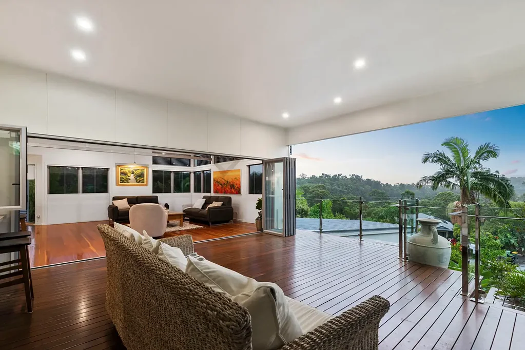 1 Hugh Place, Cashmere, QLD 4500