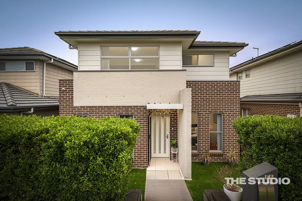 North Kellyville 5ਬੈੱਡਰੂਮ Contemporary Comfort in a Connected North Kellyville Location