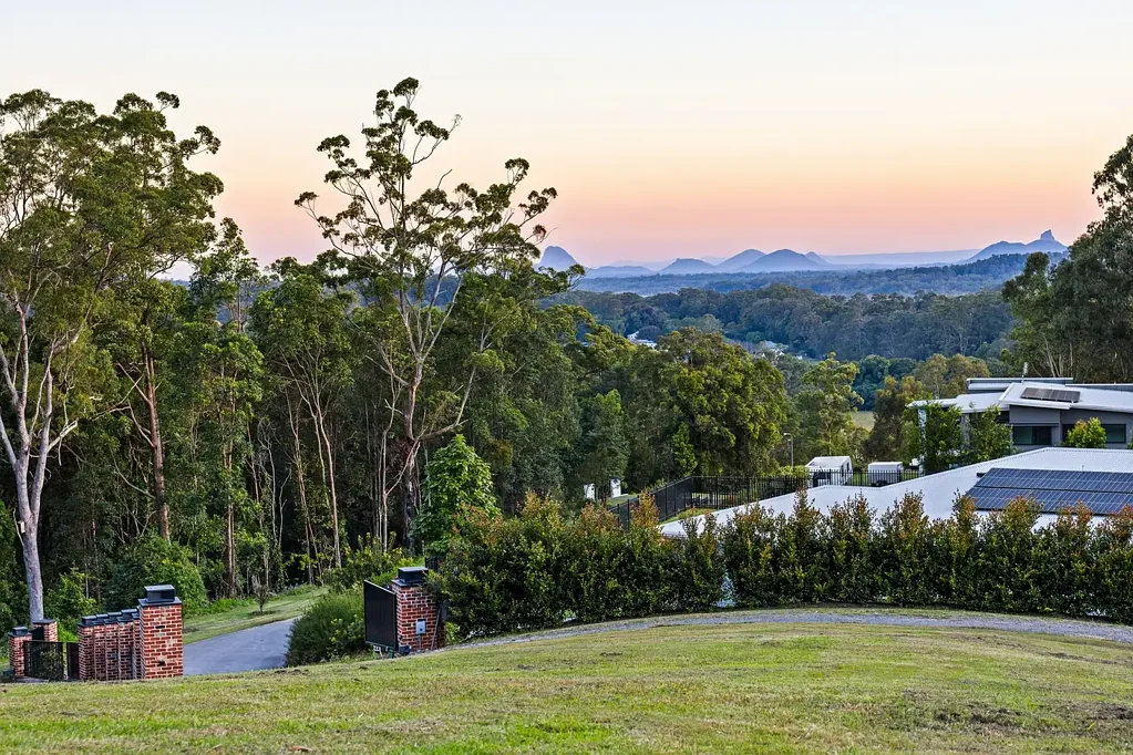Glenview  Premium Acreage Landholding with Glasshouse Views