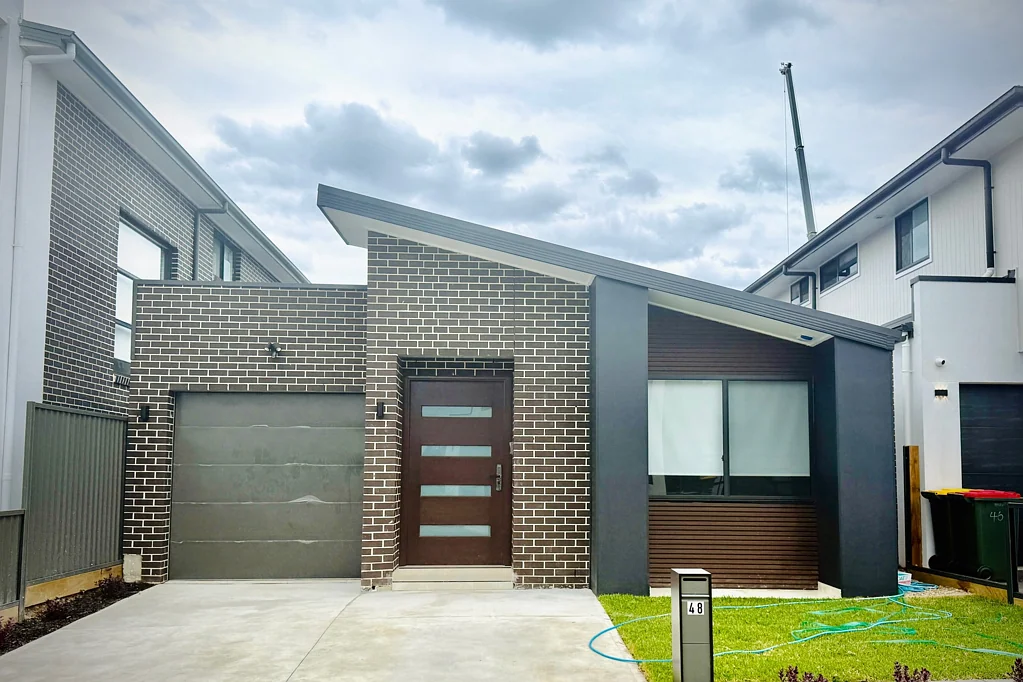 Stunning 4-Bedroom Brand New Home !!