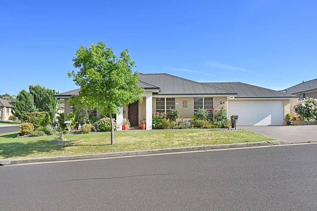 1 Begonia Place, Orange, NSW 2800