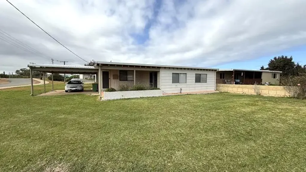 6 Bonham Street, Leeman, WA 6514