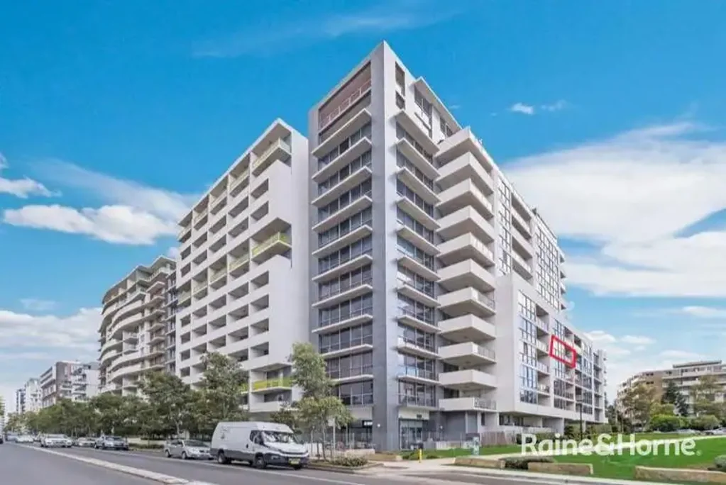 Modern Apartment Overlooking Park