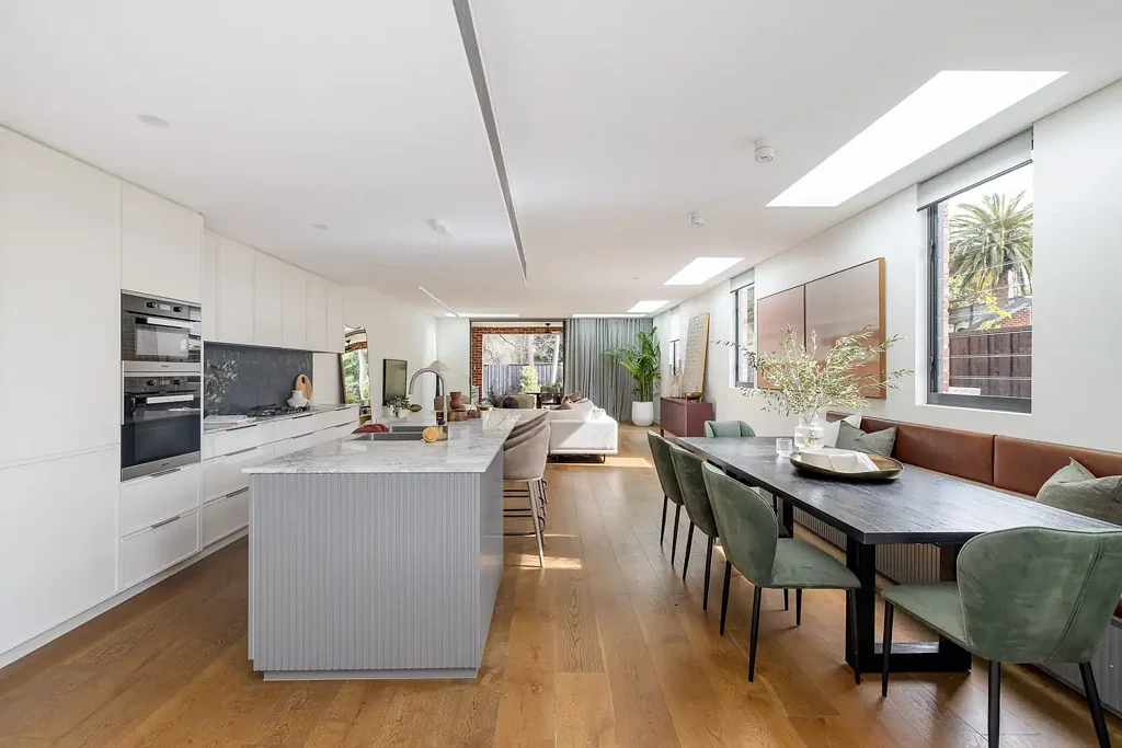 Forest Lodge 5બેડરૂમ Architect-designed home on wide block adj. Annandale Village