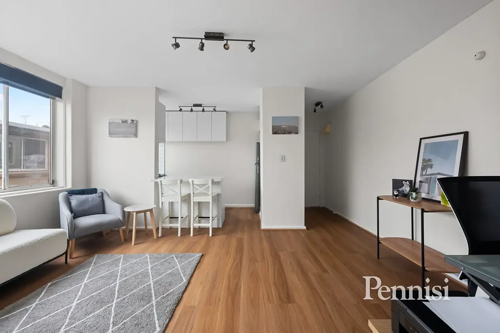 Essendon 1બેડરૂમ Private Sale – Proudly Offered by Pennisi