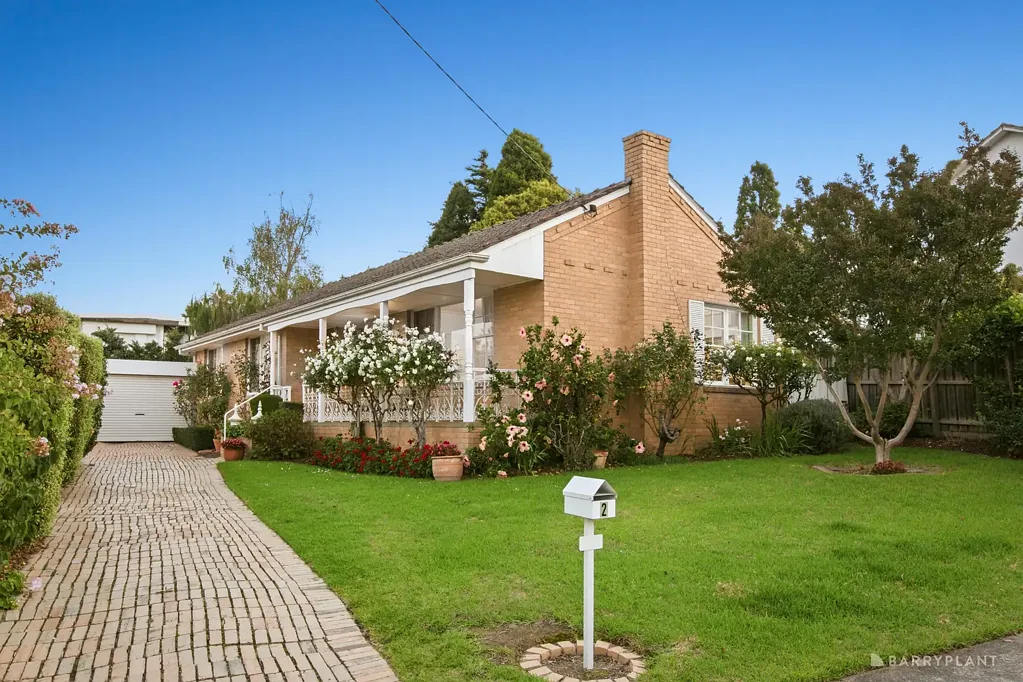 2 Winston Drive, Doncaster, VIC 3108