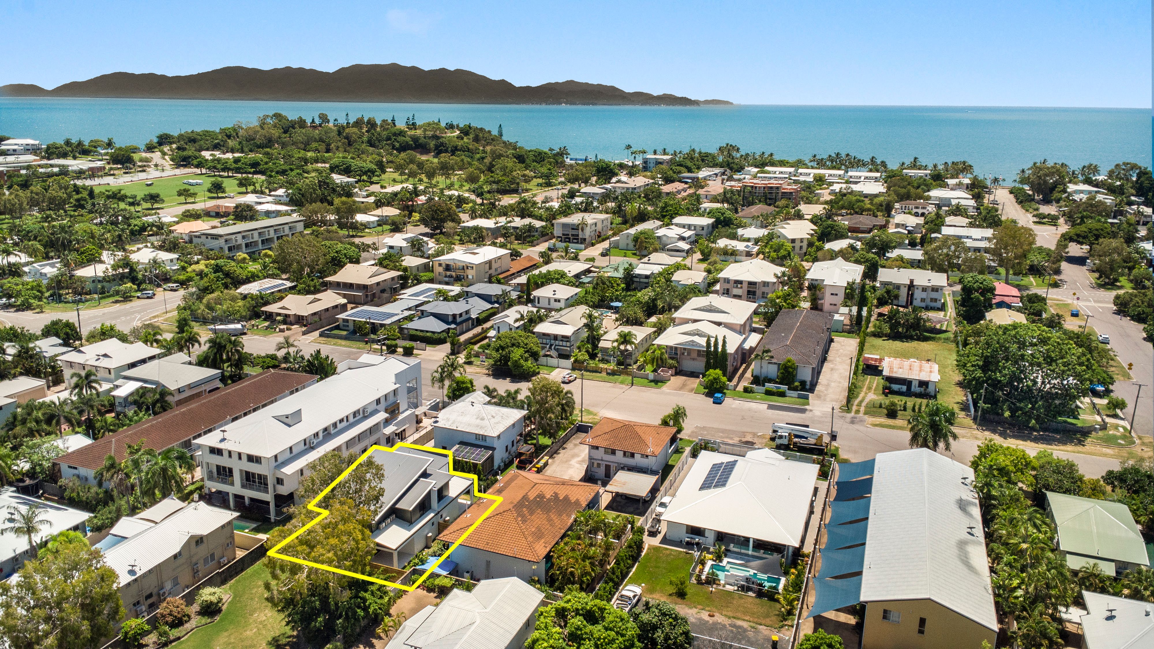 72A COOK ST, NORTH WARD QLD 4810, 0房, 0浴, Townhouse