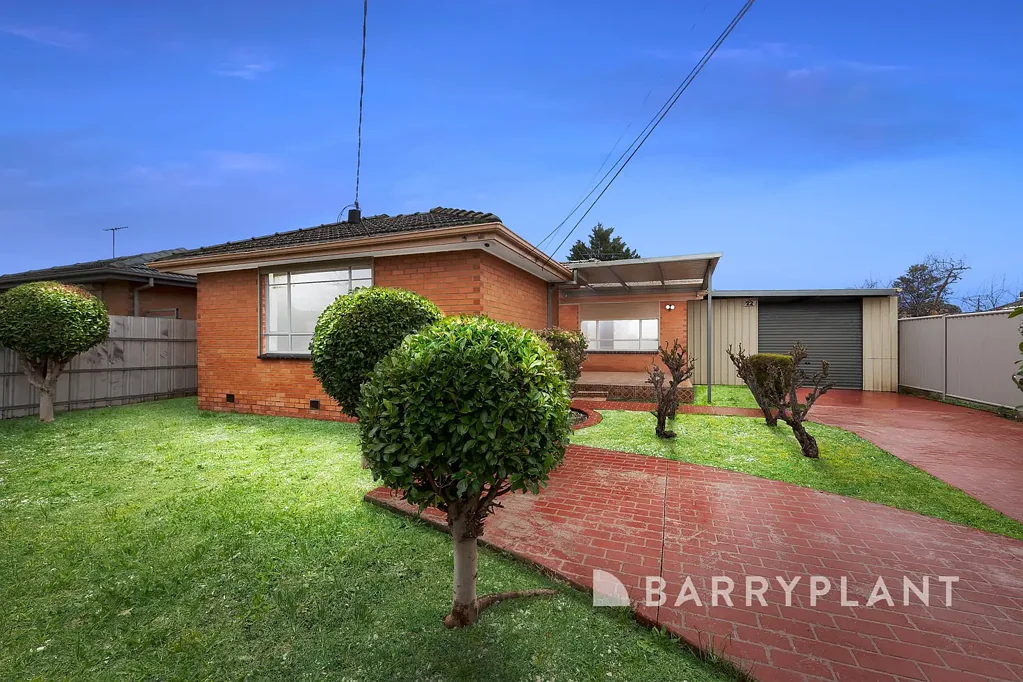 St Albans 3 Bedroom A Convenient Lifestyle Between Two Train Stations