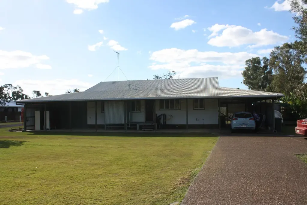 Kensington 4 Bedroom Home on Large Block. Disability Suitability