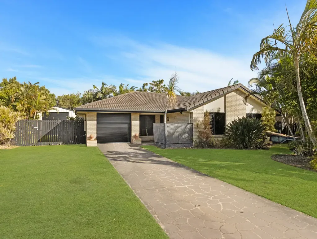 4 Bedroom Home with Shed!