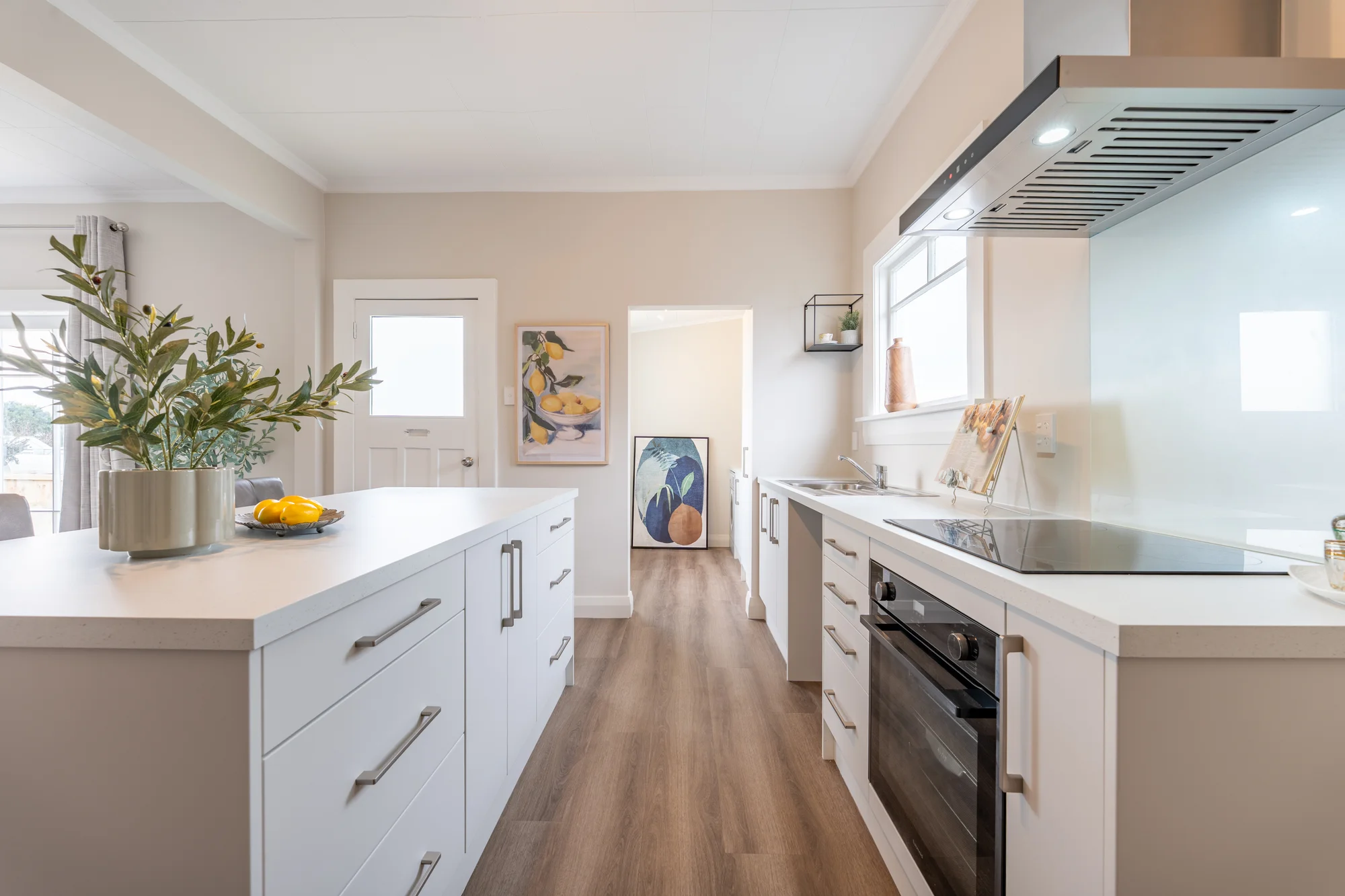 West End 3Moenga Owner Overseas - Instructions Are Clear: Sell