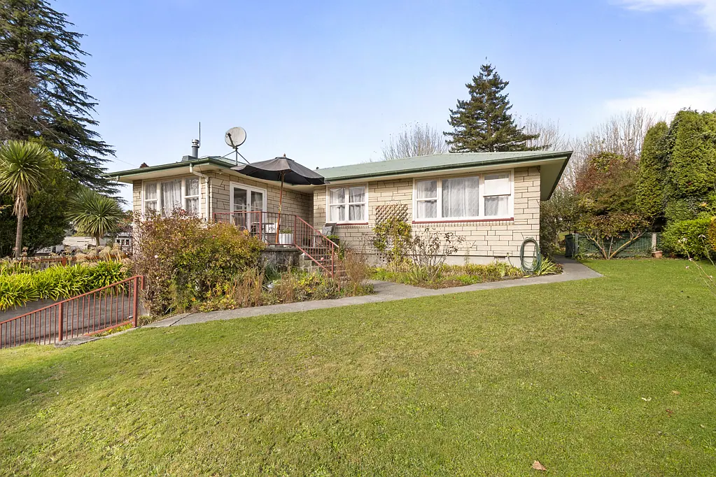 Taihape and Surrounds 4房  Family sized and feature packed