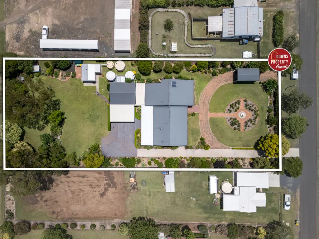 39 Hill Street, Pittsworth, QLD 4356