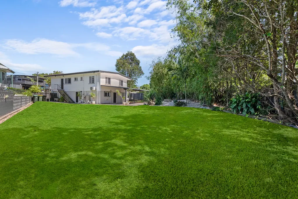 Kedron 3部屋 North-Facing Family Entertainer Moments from Cafés, Parks and Top Schools