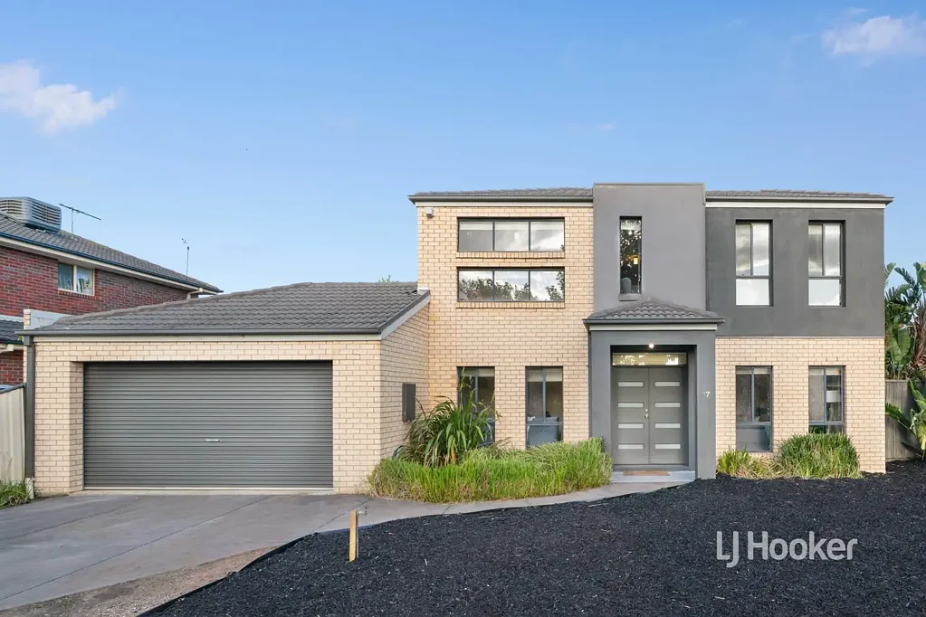 Point Cook 4chambre A Beautifully Built Home Set in a Premier Location