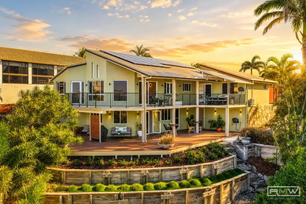 Emu Park 5Kwarto A Masterclass in Modern Coastal Luxury