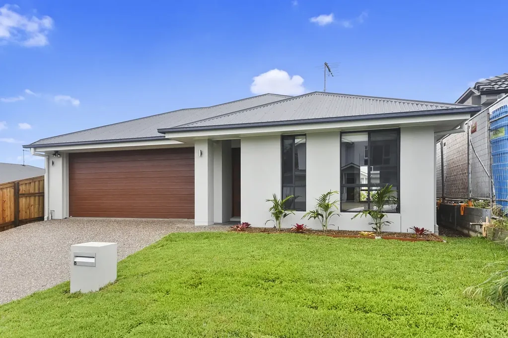 8 Emerald Place, Kallangur, QLD 4503